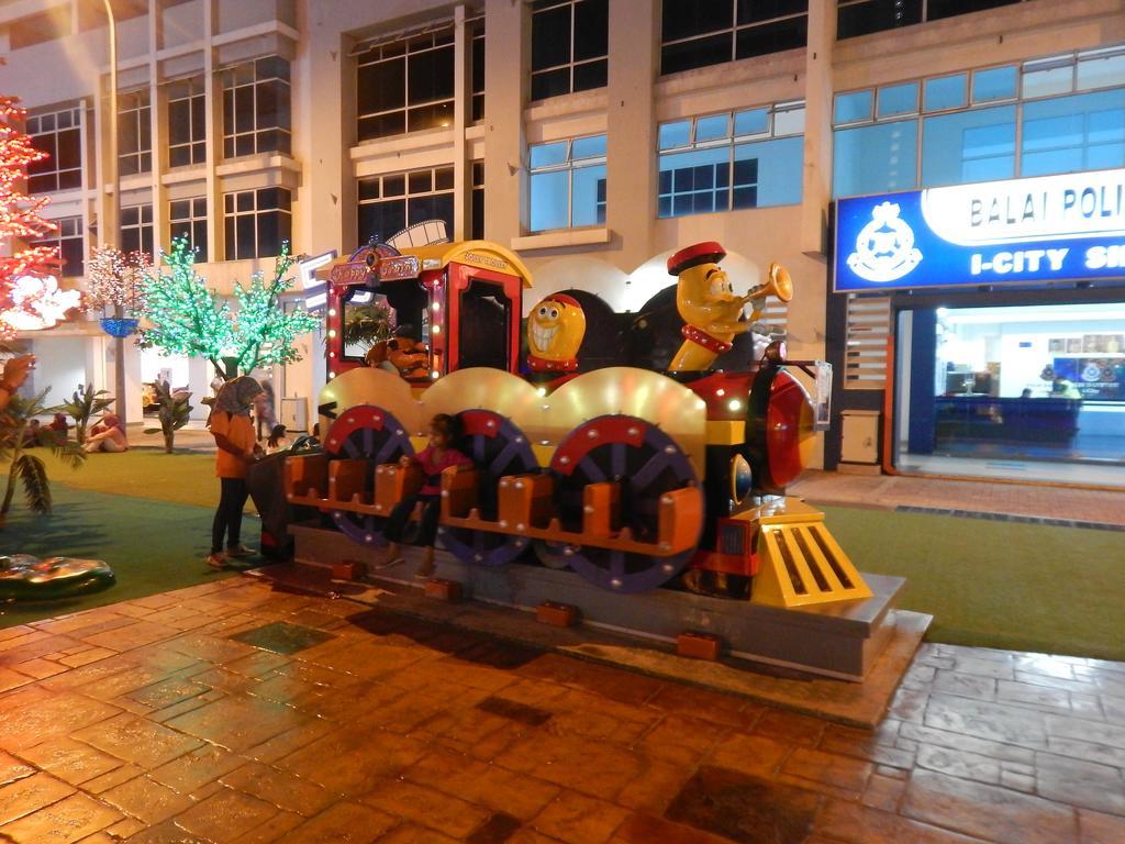 Wadi Iman @ I-city * Shah Alam